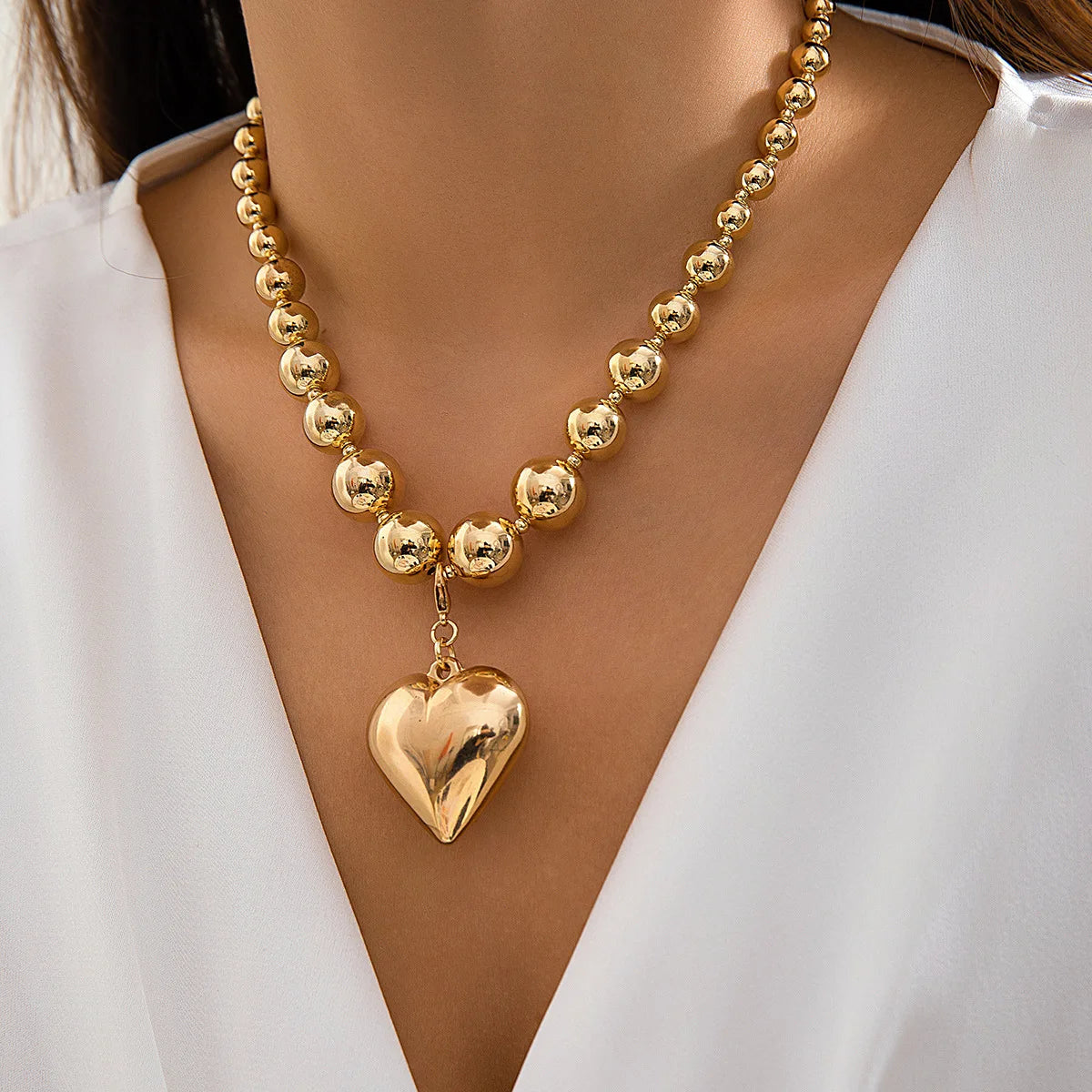 Boho Gold Heart shaped Pendant Necklace 2025 Women's Retro Simple Creative Handmade Beads Sweet Girl Fashion Jewelry