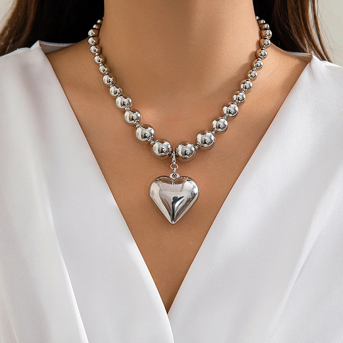 Boho Gold Heart shaped Pendant Necklace 2025 Women's Retro Simple Creative Handmade Beads Sweet Girl Fashion Jewelry